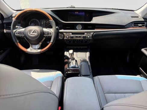 Used 2017 Lexus ES 350 w/ Luxury Package FWD image 15