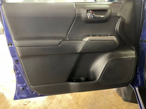 Certified 2023 Toyota Tacoma TRD Off-Road image 10