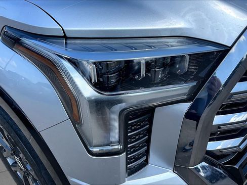 Used 2024 Toyota Tundra Platinum AWD/4WD image 28