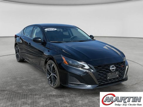 Used 2024 Nissan Altima 2.5 SR FWD image 3