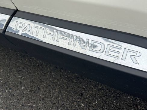 Used 2023 Nissan Pathfinder Platinum w/ Cargo Package AWD/4WD image 11