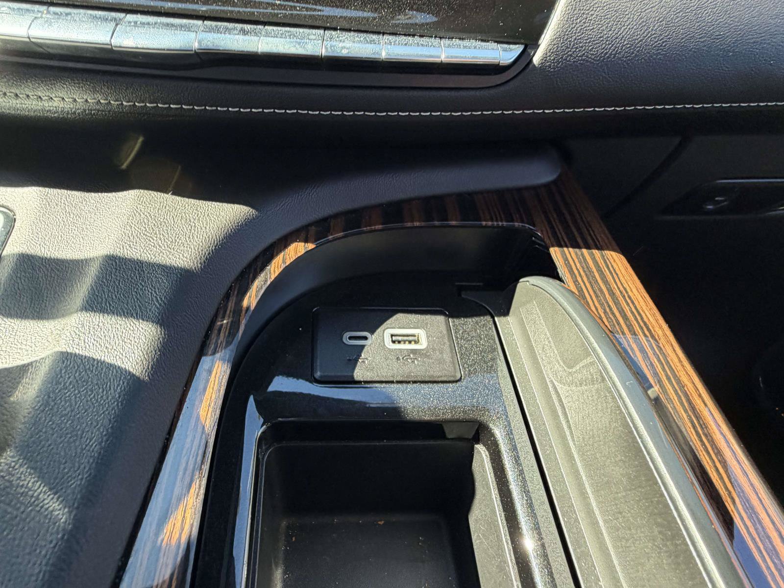 Used 2023 Cadillac Escalade Premium Luxury w/ Performance Package AWD/4WD image 26