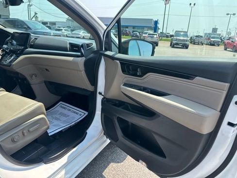 Used 2024 Honda Odyssey Touring image 11