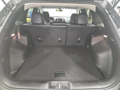 Used 2020 Jeep Cherokee Latitude Plus w/ Cold Weather Group image 12