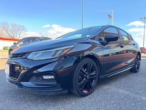 Used 2018 Chevrolet Cruze LT w/ Convenience Package image 3