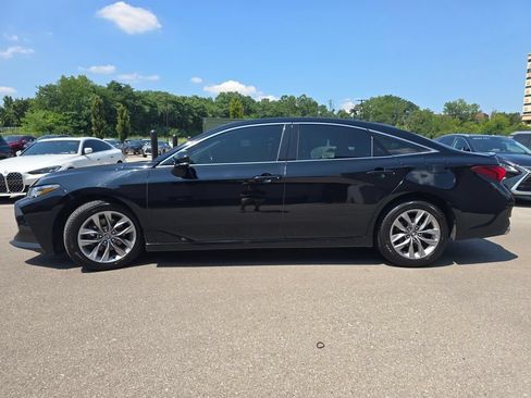 Used 2019 Toyota Avalon XLE w/ Moonroof Package FWD image 22