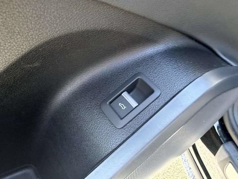 Used 2023 Audi Q5 2.0T Premium w/ Convenience Package AWD/4WD image 18