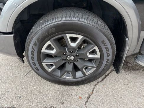 Used 2021 Nissan Titan Platinum Reserve w/ Moonroof Package image 20