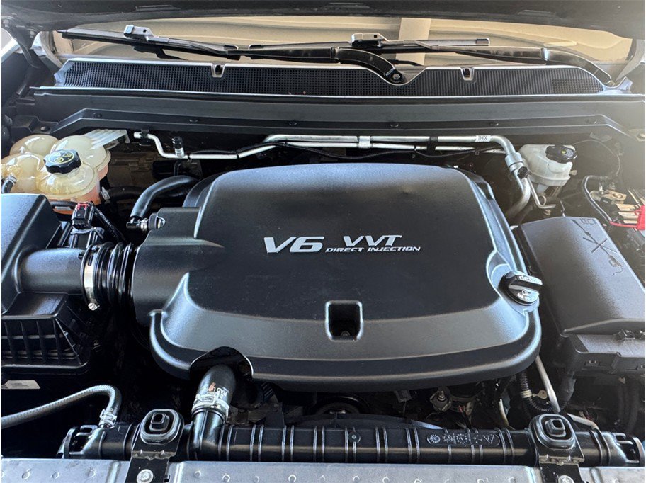 Used 2018 Chevrolet Colorado Z71 AWD/4WD image 9