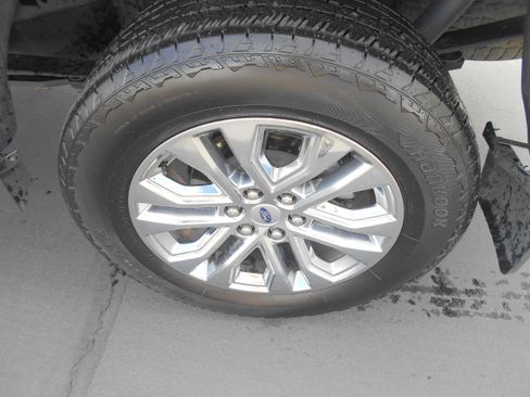 Used 2025 Ford F150 Lariat w/ Tow/Haul Package AWD/4WD image 17