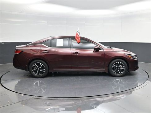 Used 2025 Nissan Sentra SV w/ All-Weather Package image 2