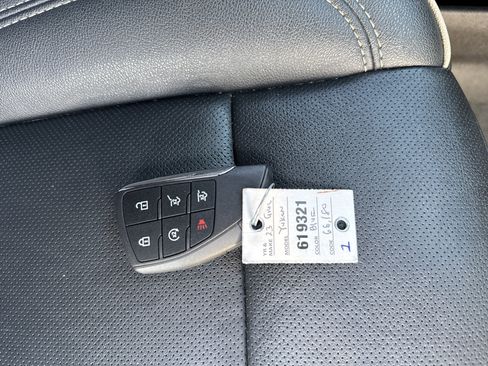 Used 2023 GMC Yukon XL SLT w/ SLT Premium Package image 22