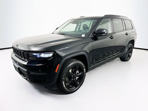 Used 2023 Jeep Grand Cherokee L Limited w/ Black Appearance Package image 3
