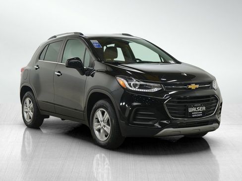Used 2020 Chevrolet Trax LT w/ LT Convenience Package image 7
