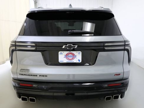 Certified 2024 Chevrolet Traverse RS image 17