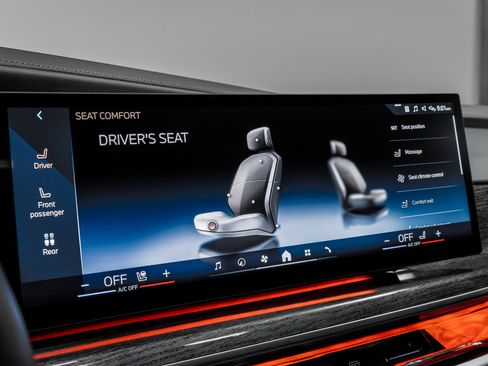 Used 2023 BMW 760i xDrive image 67