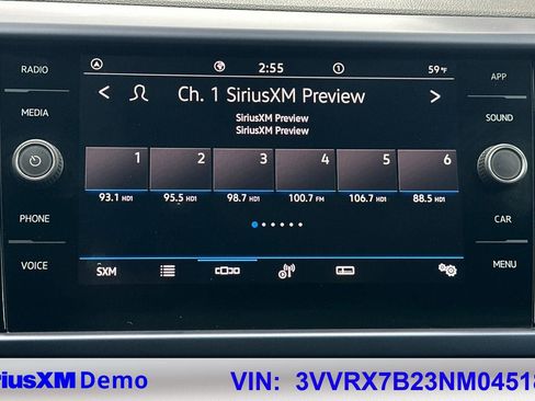 Certified 2022 Volkswagen Taos SE image 28