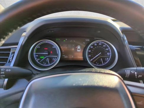 Used 2023 Toyota Camry XLE image 9