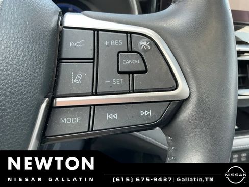 Used 2023 Toyota Highlander Platinum AWD/4WD image 19