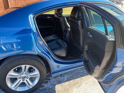 Used 2021 Dodge Charger SXT w/ Leather Interior Group image 21