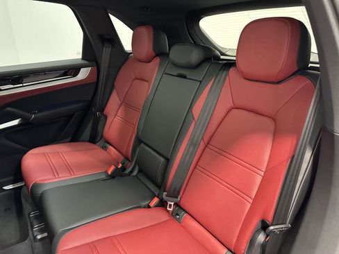 New 2026 Porsche Cayenne image 35
