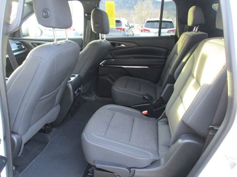 Certified 2025 Chevrolet Traverse LT image 12