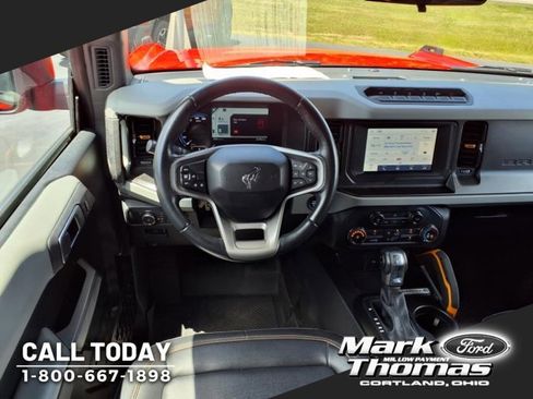 Used 2022 Ford Bronco Badlands image 7
