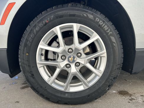 Used 2024 Chevrolet Equinox LT image 11