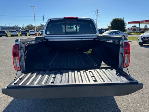 Used 2019 Nissan Frontier SL image 13