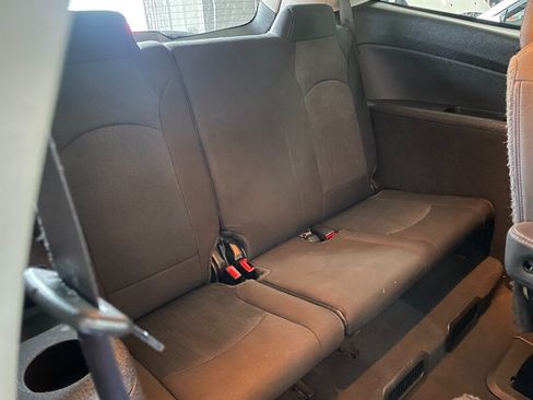 Used 2016 Chevrolet Traverse LT w/ Style and Technology Package FWD image 20