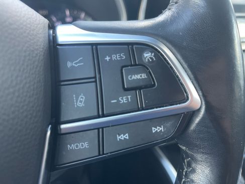 Used 2020 Toyota Highlander XLE image 14