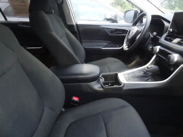 Certified 2025 Toyota RAV4 LE AWD/4WD image 9