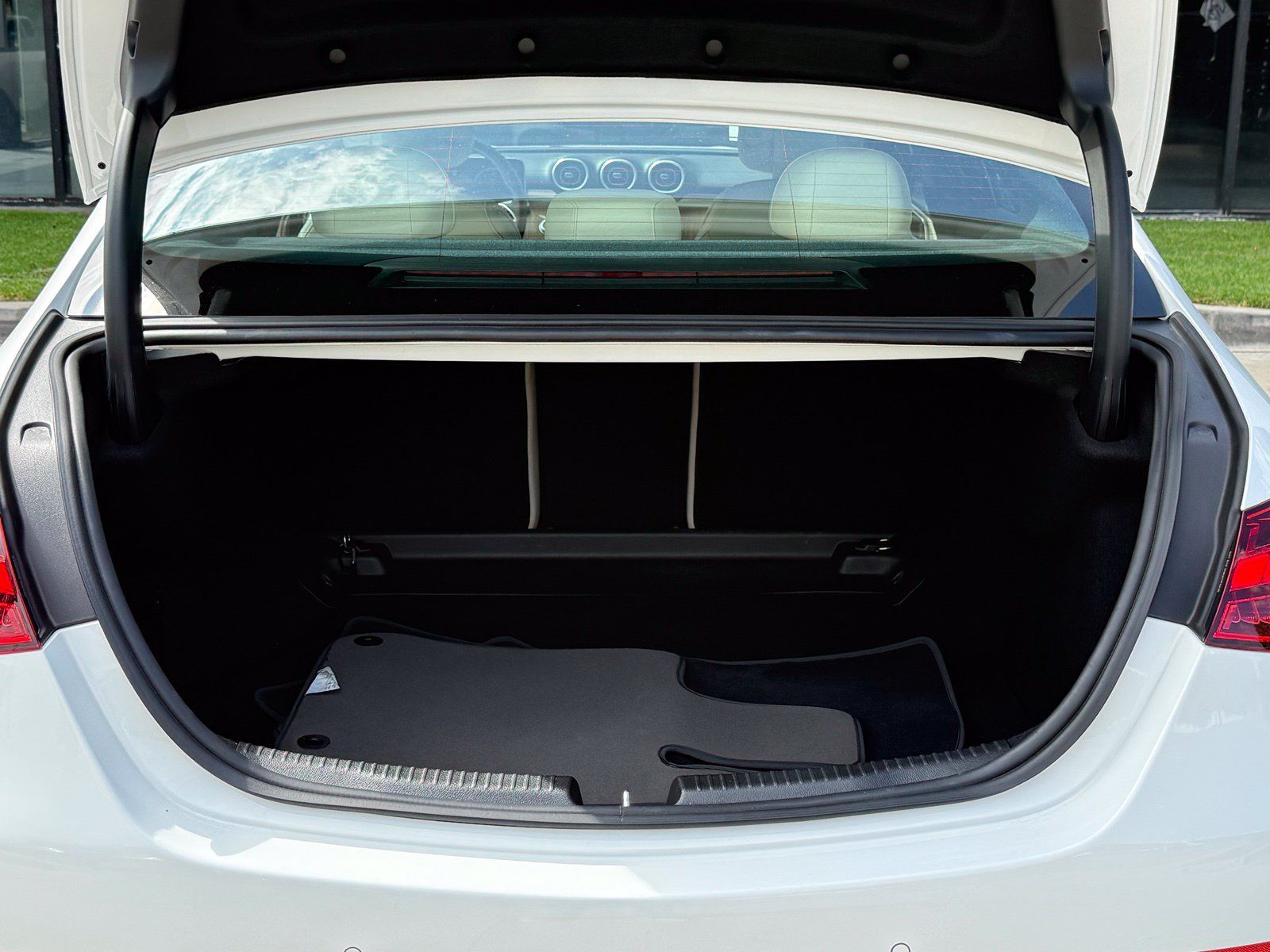 Used 2024 Mercedes-Benz C 300 Sedan image 16