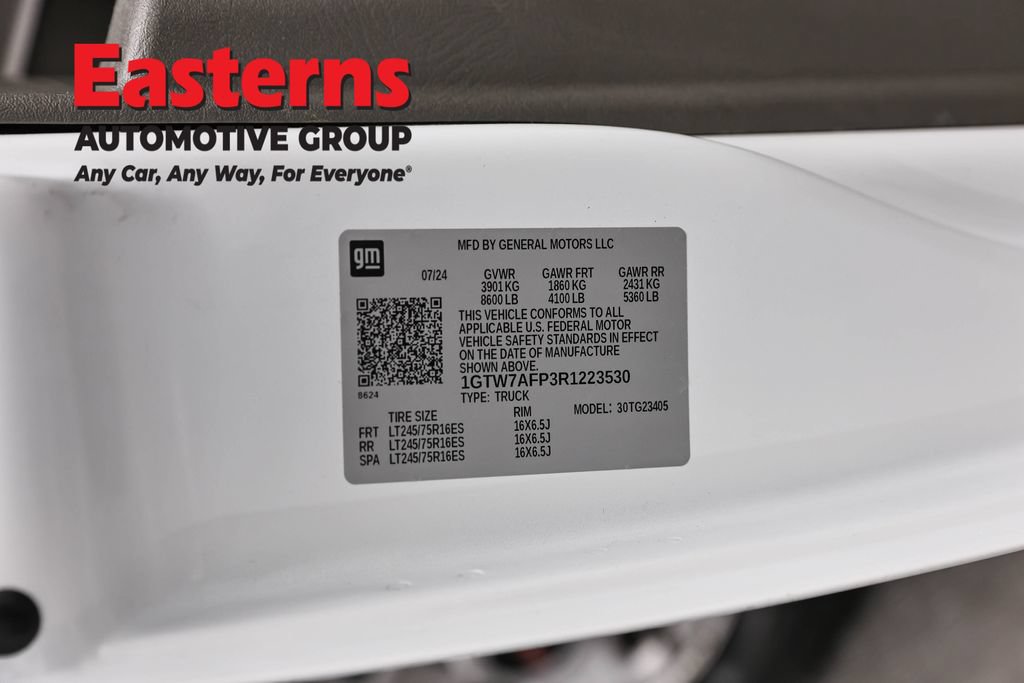 Used 2024 GMC Savana 2500 w/ Driver Convenience Package RWD image 33
