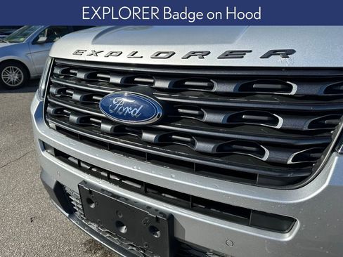 Used 2017 Ford Explorer XLT w/ Equipment Group 202A image 18