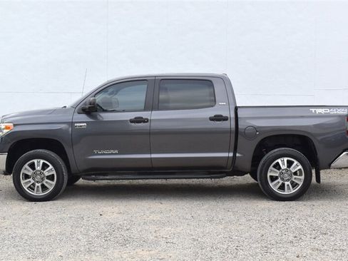 Used 2015 Toyota Tundra SR5 w/ TRD Off Road Package AWD/4WD image 9