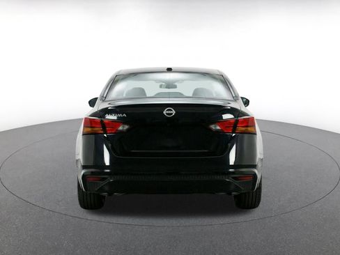 Used 2025 Nissan Altima 2.5 SV FWD image 8
