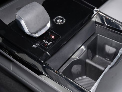 Used 2025 Land Rover Range Rover Sport Dynamic SE image 20