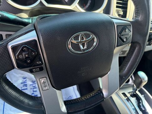 Used 2014 Toyota Tacoma 4x4 Access Cab V6 w/ TRD Sport Package image 27