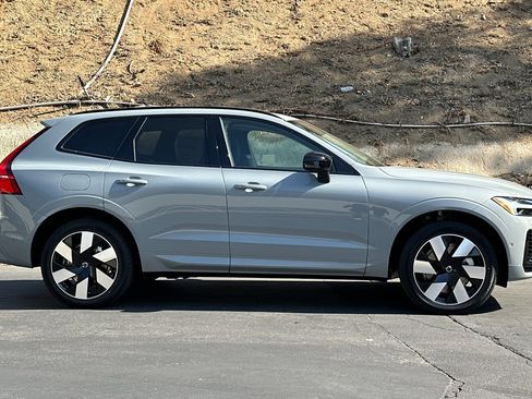 New 2025 Volvo XC60 T8 Plus w/ Protection Package Premier image 4