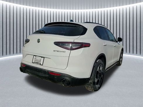 New 2025 Alfa Romeo Stelvio Sprint image 6