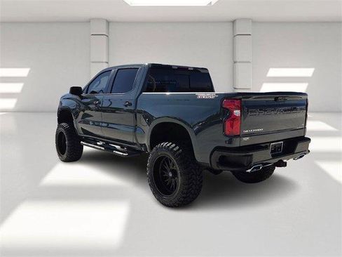 Used 2025 Chevrolet Silverado 1500 LT Trail Boss w/ Convenience Package II image 3