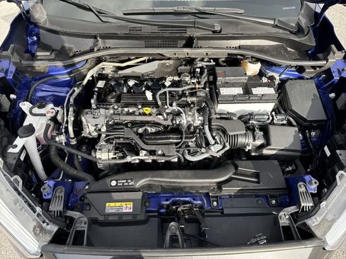 Used 2025 Toyota Corolla Cross XLE FWD image 21