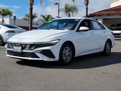 Certified 2025 Hyundai Elantra SE image 5