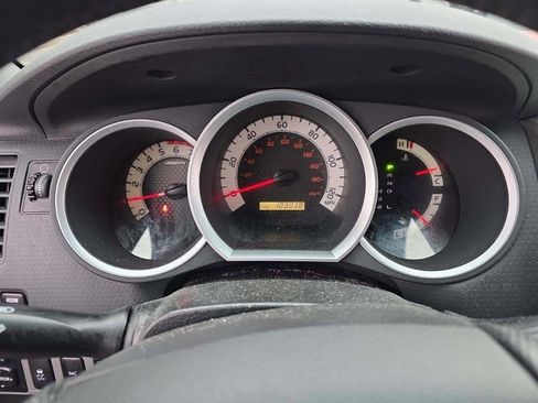 Used 2013 Toyota Tacoma V6 4x4 4dr Double Cab 5.0 ft S w/ TRD Off-Road Pkg image 16