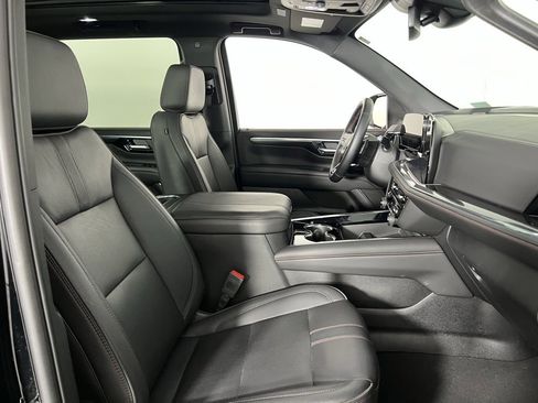 Used 2025 Chevrolet Suburban RST w/ Sun And Tow Package image 34