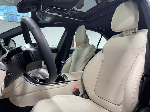 Used 2025 Mercedes-Benz C 300 4MATIC Sedan image 22