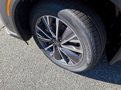 New 2026 INFINITI QX60 Luxe image 7