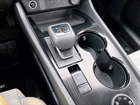 Used 2023 Nissan Rogue SV image 27