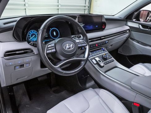 Used 2023 Hyundai Palisade SEL w/ Premium Package AWD/4WD image 2